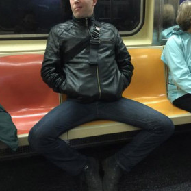 Manspreading 