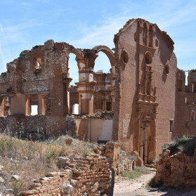 Meeting Three Ghosts in Belchite la vieja
